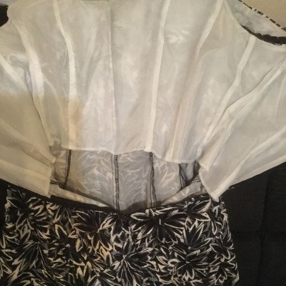 AGB Black & White Flowered Dress - Size 6 - Picture 5 of 5